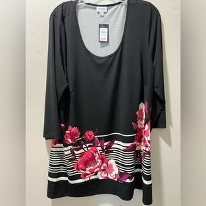 14/16 NWT Avenue top scoup neck with magenta flowers and classy black design